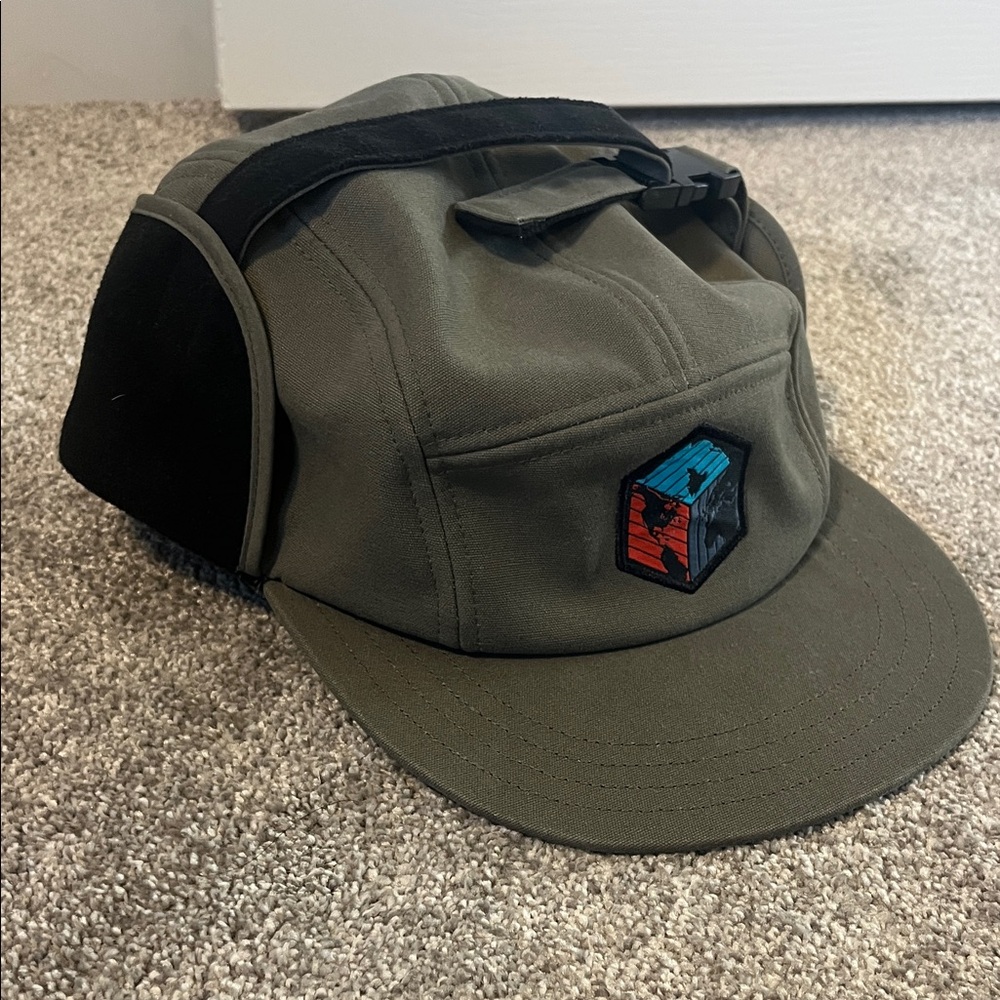 Mountain Hardwear trapper 5 panel hat